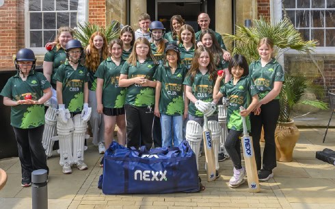 Marlborough Kit Girls Team Lacuna